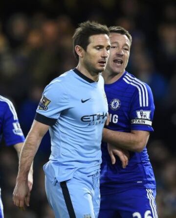 Manchester City y Chelsea no lograron sacarse diferencias en Stamford Bridge.