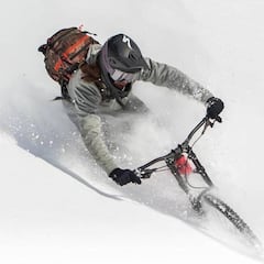 Helibike para disfrutar de una épica sesión invernal de Freeride