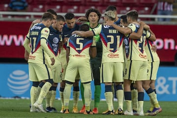 America Players during the game Guadalajara vs America, corresponding to Eleventh round match and Edition 240 of the National Classic of the Torneo Guard1anes Clausura 2021 of the Liga BBVA MX, at the Akron Stadium, on March 14, 2021.
<br><br>
Jugadores de America durante el partido Guadalajara vs America, correspondiente a la Jornada 11 y Edicion 240 del Clasico Nacional del Torneo Clausura Guard1anes 2021 de la Liga BBVA MX, en el Estadio Akron, el 14 de Marzo de 2021.