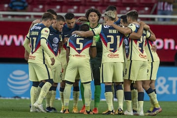 America Players during the game Guadalajara vs America, corresponding to Eleventh round match and Edition 240 of the National Classic of the Torneo Guard1anes Clausura 2021 of the Liga BBVA MX, at the Akron Stadium, on March 14, 2021.

<br><br>

Jugadores de America durante el partido Guadalajara vs America, correspondiente a la Jornada 11 y Edicion 240 del Clasico Nacional del Torneo Clausura Guard1anes 2021 de la Liga BBVA MX, en el Estadio Akron, el 14 de Marzo de 2021.