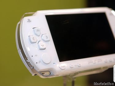 Sony anuncia el firmware 2.0 para PSP, y la versión blanca de la consola