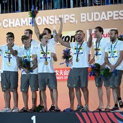 Los campeones del mundo vuelven al agua a por otro podio