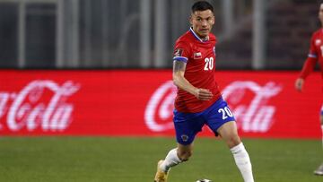 Futbol, Chile vs Brasil.
Eliminatorias para Catar 2022.
El jugador de la seleccion chilena Charles Aranguiz es fotografiado durante el partido de clasificacion al mundial de Catar 2022 contra Brasil disputado en el estadio Monumental de Santiago, Chile.
02/09/2021
Andres Pina/Photosport
Football, Chile vs Brazil.
2022 Qatar World cup qualifying match.
Chile's player Charles Aranguiz is pictured during the 2022 Qatar World cup qualifying match against Brazil held at the Monumental stadium in Santiago, Chile.
02/09/2021
Andres Pina/Photosport