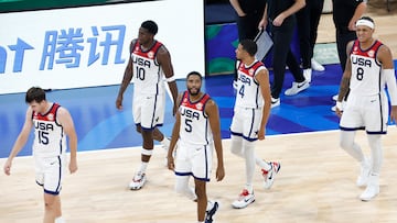 Manila (Philippines), 08/09/2023.- Players of USA reacts after losing the FIBA Basketball World Cup 2023 semi final match between USA and Germany at the Mall of Asia in Manila, Philippines, 08 September 2023. (Baloncesto, Alemania, Filipinas) EFE/EPA/ROLEX DELA PENA
