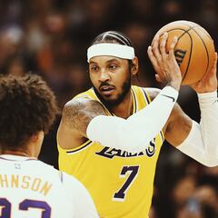 Which 2021-2022 Lakers players still don’t have a team for 2022-2023?