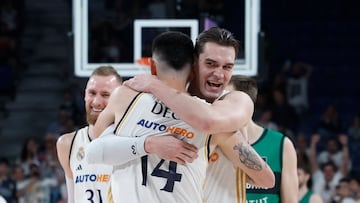 Mario Hezonja felicita a Gabriel Deck.