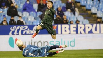 Cristian Álvarez llega tarde en su salida tras una mala cesión de Nieto y el balón impacta en la espinilla de Lazar Randjelovic para inaugurar el marcador.