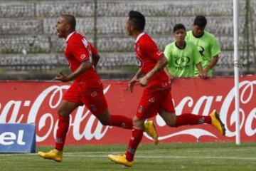 Palestino venció a La Calera por 3-2 con una gran actuación de Renato Ramos. Benegas marcó para la visita.