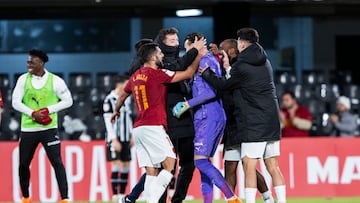 Dimitrievski y Vázquez salvan al Valencia sobre la bocina