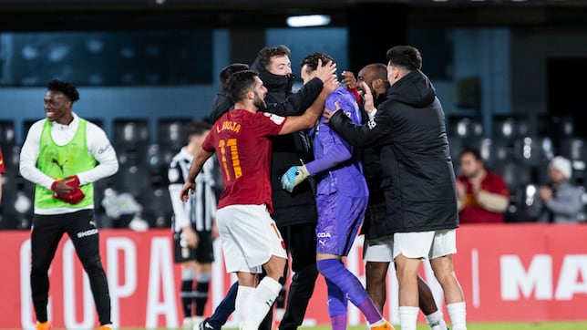 Dimitrievski y Vázquez salvan al Valencia sobre la bocina