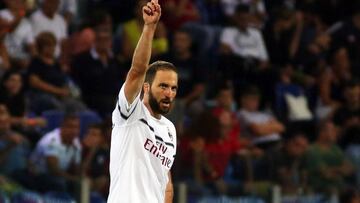 Higuaín ya sonríe en Milán