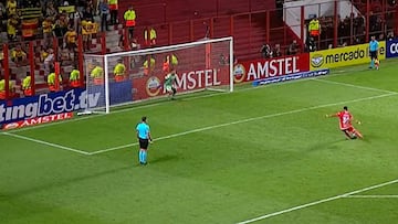 Morales tomó la responsabilidad de patear un penal en Argentinos y todo acabó así