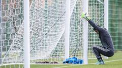 Jesús Corona: “Jugar no como equipo chico, sí con orden”