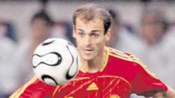 <b>UN CAÑÓN. </b>Pernía se ha revelado en España como un excelente tirador de faltas.