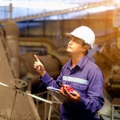 Cuánto gana un Ingeniero Civil en Metalúrgica: así es la carrera mejor pagada de Chile