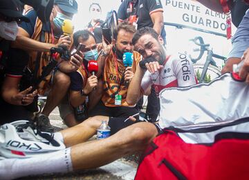 Jesus Herrada celebrando su victoria en la séptima etapa de La Vuelta.