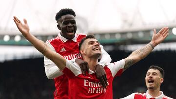 Los jugadores del Arsenal celebran el cuarto gol.