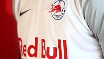 El nuevo escudo del Red Bull Salzburgo que lucir&aacute; en la Champions.