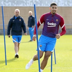 Araújo, el 'anti Vinicius' de Xavi