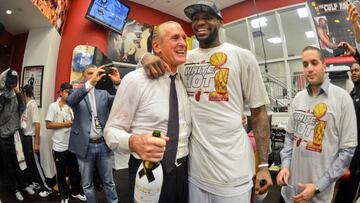 Pat Riley habla sobre la salida de los Heat de LeBron en 2014: "La dinastía se fue por la ventana"