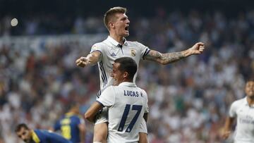 Kroos celebra su gol con Lucas V&aacute;zquez.