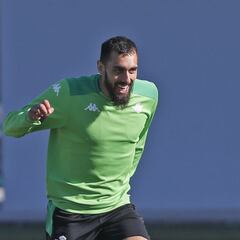 Borja Iglesias renueva con el Betis hasta 2026
