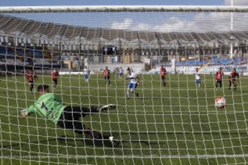 Castillo fue infalible. Tanto en juego, como desde los 12 pasos. Acá manda para el otro la do a Dituro de Antofagasta.