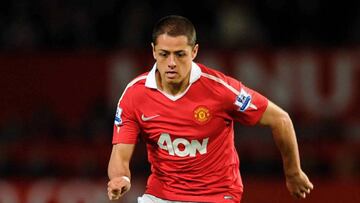 Chicharito jugando con el Manchester United.