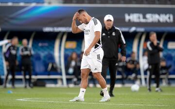 Hazard, entrenando en Helsinki, antes de la Supercopa de Europa.