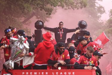 La ciudad de Liverpool volcada con el conjunto Red tras conseguir el vigésimo titulo de liga de su historia.