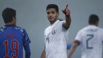 Raúl Jiménez entra al top 10 de los goleadores del Tri