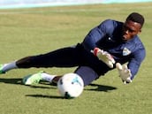 El Málaga quiere dar salida a Kameni y tantea a Calatayud