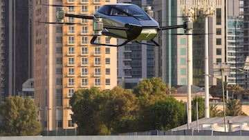 The first vertical take-off electric vehicle from the Xpeng company, called X2, has a range of 35 minutes and can fly at a height of a thousand meters.