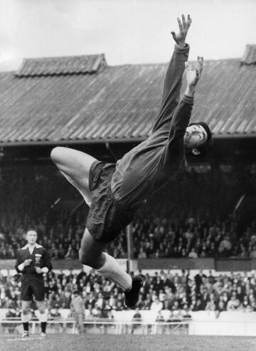 El guardameta de Sheffield, campeón del mundo con Inglaterra en 1966, falleció con 81 años. Fue considerado el segundo mejor portero del XX por detrás de Yashin.

