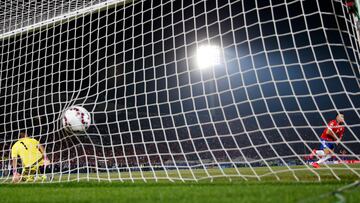 La pelota del penal de Alexis en la final de Copa América que terminó en manos de Wilmar Roldán: vuelve a Chile