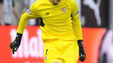 Sergio Rico, durante el duelo de Ipurúa.