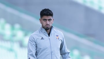 El lateral felino se perder&aacute; la justa mundialista junto con Nicol&aacute;s L&oacute;pez, &uacute;nicos dos futbolistas positivos en la plantilla.