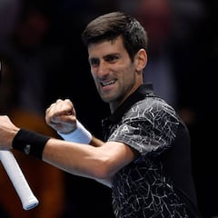 Djokovic gana a Isner con un solo error en el segundo set