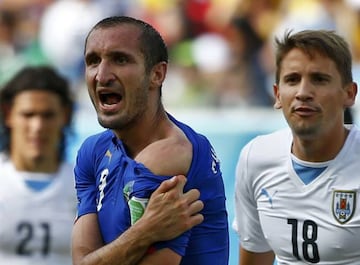 Giorgio Chiellini protests after being biten