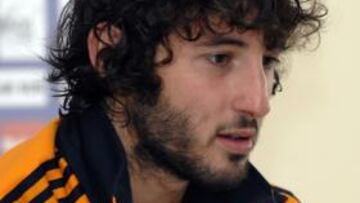 <b>ILUSIONADO.</b> Esteban Granero, centrocampista del Getafe, destacó en rueda de prensa que espera que al Betis, eliminado de la Copa del Rey por el Mallorca, le pase factura la eliminación.