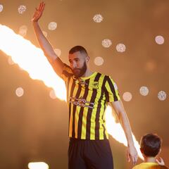 Benzema le cambia el paso a Florentino