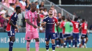 FORT LAUDERDALE, FLORIDA - APRIL 27: Ramiro #17 of FC Dallas reacts after the team's third goal scored by Pedrinho (not in frame) during the MLS match between Inter Miami CF and FC Dallas at Chase Stadium on April 27, 2025 in Fort Lauderdale, Florida. Megan Briggs/Getty Images/AFP (Photo by Megan Briggs / GETTY IMAGES NORTH AMERICA / Getty Images via AFP)