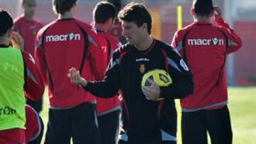 <b>LAUDRUP. </b>El danés espera la llegada de un delantero antes del cierre del mercado de invierno.