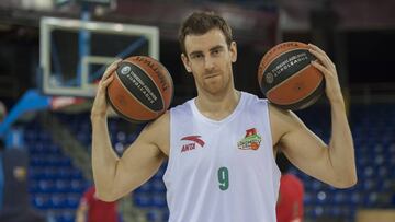 Claver: "Estaría a gusto en el Madrid, pero hay más opciones"