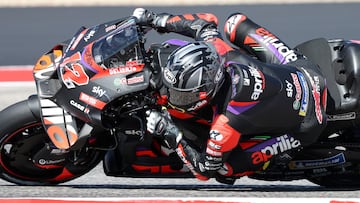 Maverick Viñales, con la Aprilia en Austin.