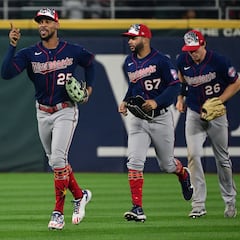Minnesota Twins turn the first 8-5 triple play in MLB history