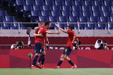 La selección española de fútbol ha empatado con Argentina y se enfrentará en cuartos a Costa de MArfil.