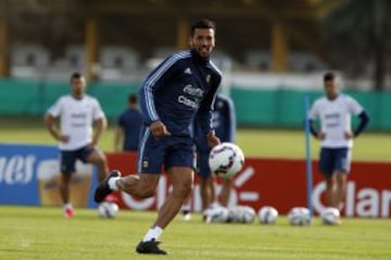 Primer plano del entrenamiento de la Selección Argentina