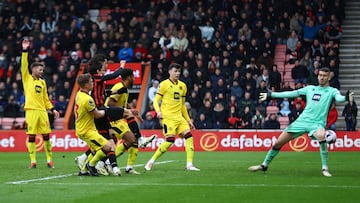 Soccer Football - Premier League - AFC Bournemouth v Sheffield United - Vitality Stadium, Bournemouth, Britain - March 9, 2024 AFC Bournemouth's Enes Unal scores their second goal Action Images via Reuters/Matthew Childs NO USE WITH UNAUTHORIZED AUDIO, VIDEO, DATA, FIXTURE LISTS, CLUB/LEAGUE LOGOS OR 'LIVE' SERVICES. ONLINE IN-MATCH USE LIMITED TO 45 IMAGES, NO VIDEO EMULATION. NO USE IN BETTING, GAMES OR SINGLE CLUB/LEAGUE/PLAYER PUBLICATIONS.