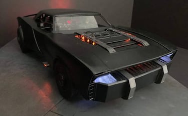 El Batmóvil de Robert Pattinson a todo detalle a través de nuevas fotografías